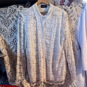 Vintage lace buttoned blouse